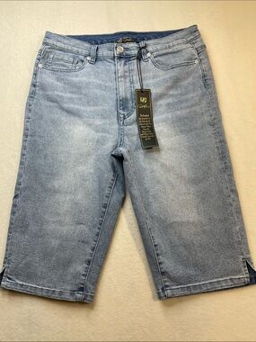 DG2 by Diane Gilman Light Blue Denim Bermuda Shorts WOMENS SIZE 10 NWT